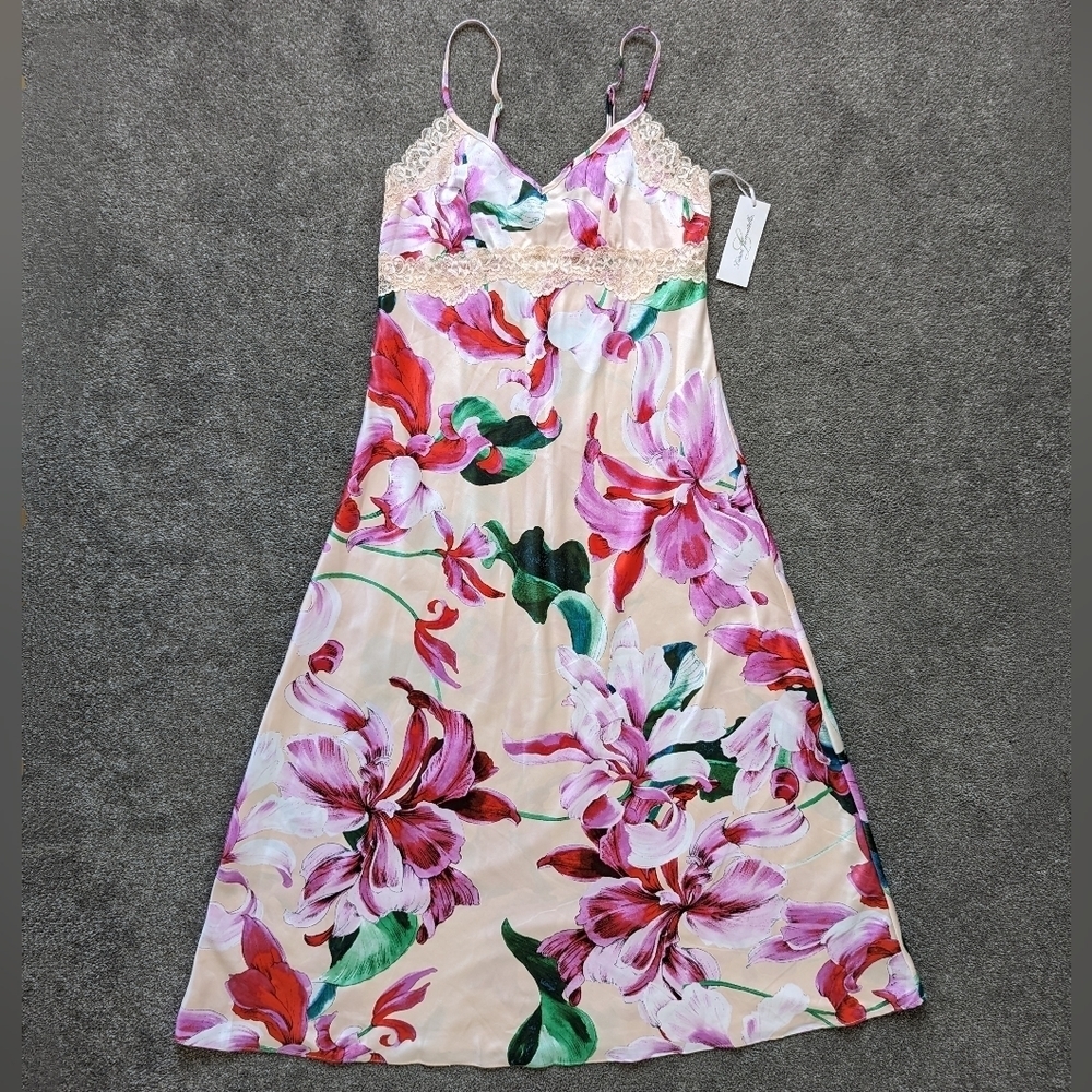 Linea Donatella cream and red slip satin lace dress size Small